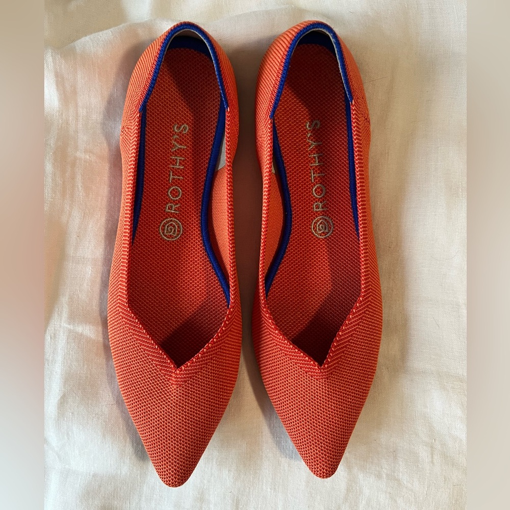 Rothys Point in Persimmon (retired) size 11.5